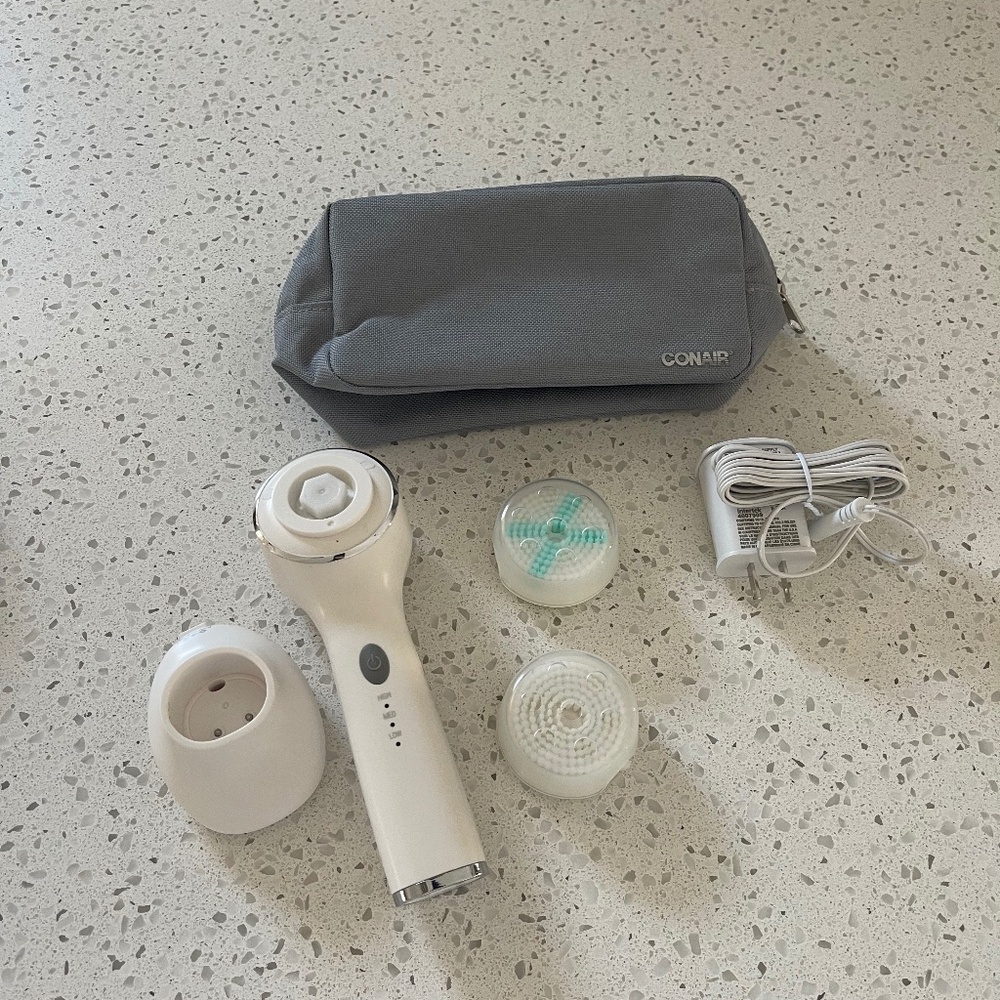 True Glow by Conair Facial Brush - Waterproof + Rechargeable